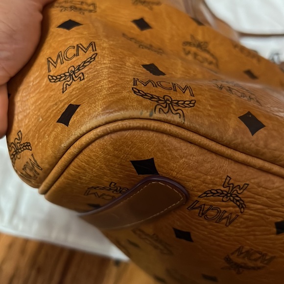 Reversible tan MCM tote bag - Picture 6 of 7